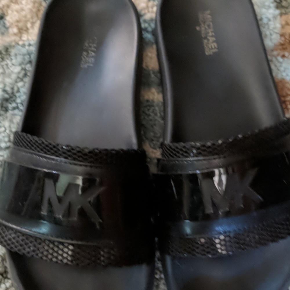 Sandles